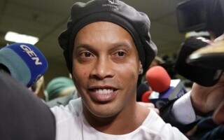 Businesswoman in Ronaldinho case surrenders to Paraguayan authorities