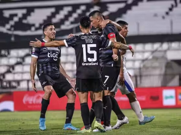 Либертад против Спортиво Амелиано в Copa Sudamericana